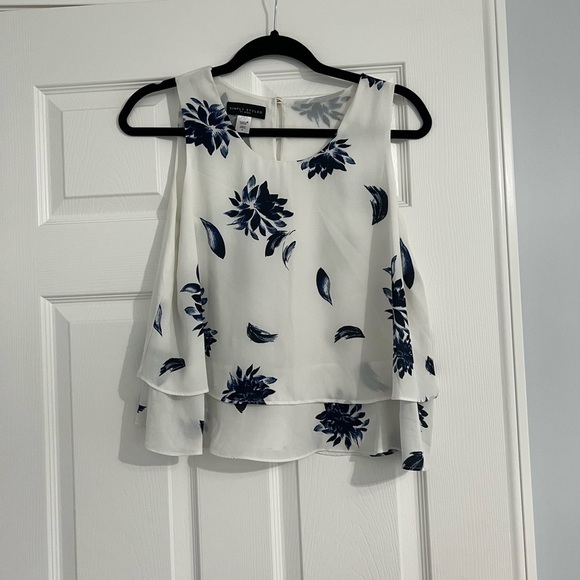 Simply Styled Tops - White sleeveless blouse with blue flowers